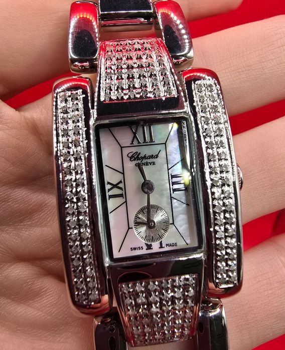 Шикарные часы с бриллиантами шопард