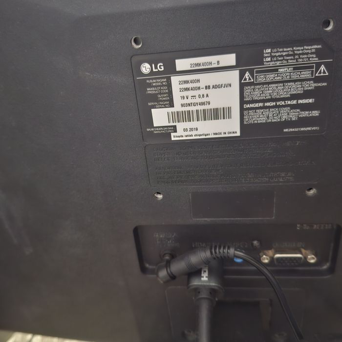 LG monitor sotiladi holati juda yaxshi 1ta polosa