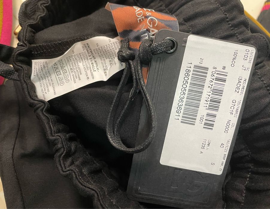 Дамски комплект Dolce & GabbanaS(40) закупен от Италия.