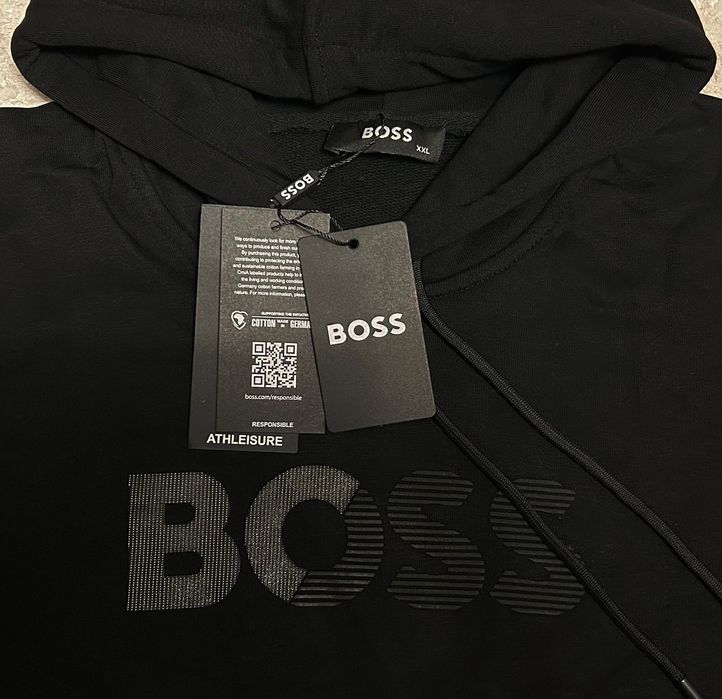 Vând hanorac nou de bărbați Boss