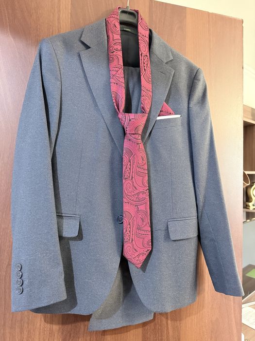 Костюм 3 ка, один раз одел,