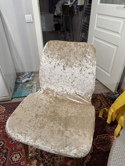 Бархатные чехлы на маленькие стулья