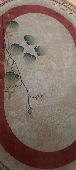 Продаю ковёр овальный