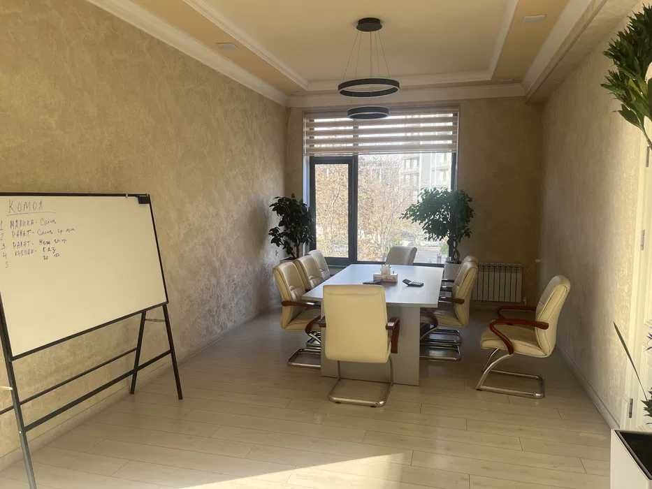 Отдельно стоящее здание с ремонтом, Яккасарайский район. 1221м  (ТЛ)