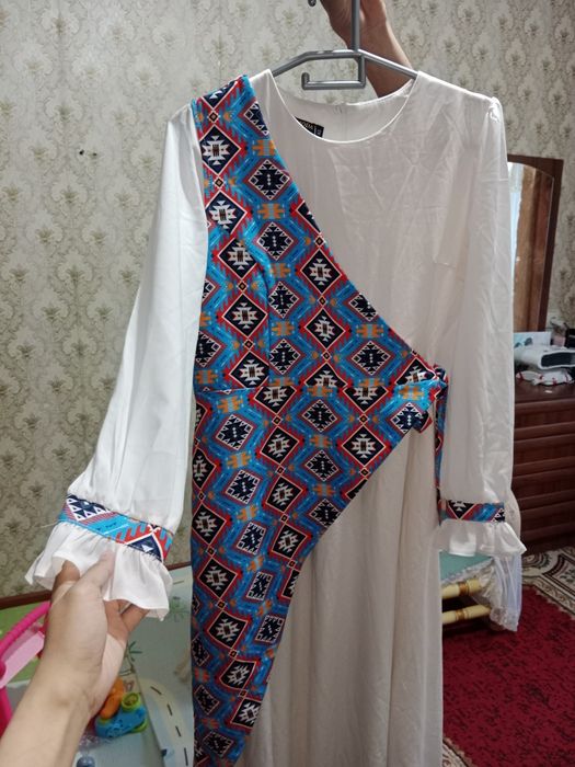 Почти новый платье 42-44р /10 тыс/