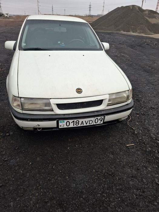 Продам МАШИНУ опель вектра 1989г