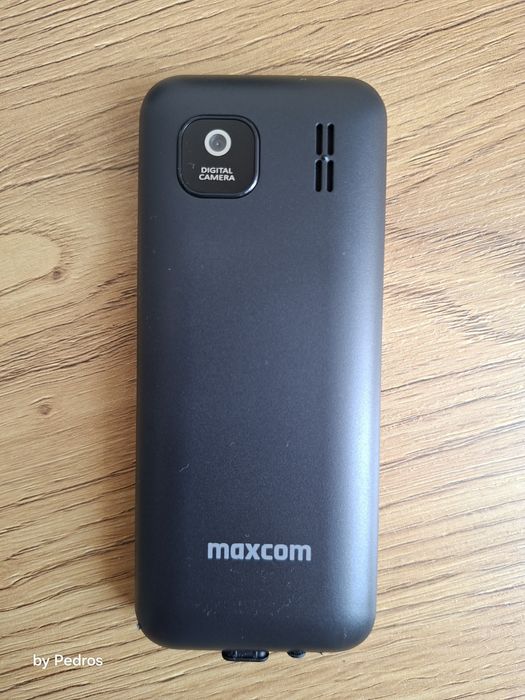 Vând telefon mobil Maxcom MM 248 4G
