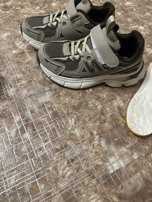 Кроссовки детские