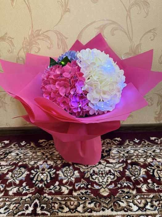 Букет из искуственных гортензий