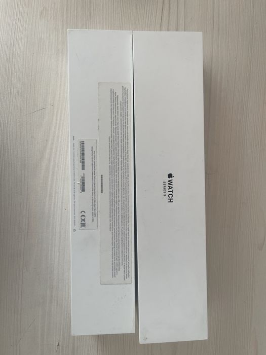 Продам разбитые apple watch 3 42mm вместе с коробкой