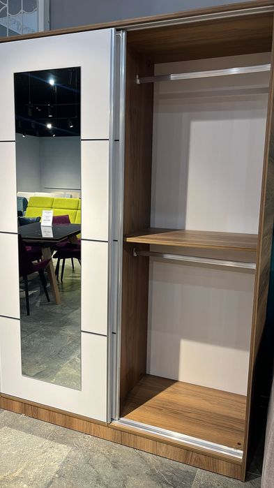 Продам купейный шкаф