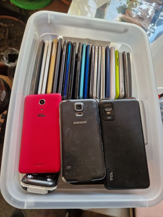 Telefon cu touchscreen pentru piese sau colecție