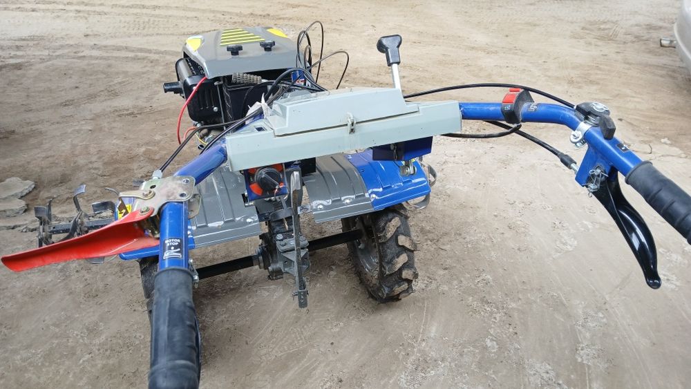 Qishloq xujaligi uchun mos kichik traktor