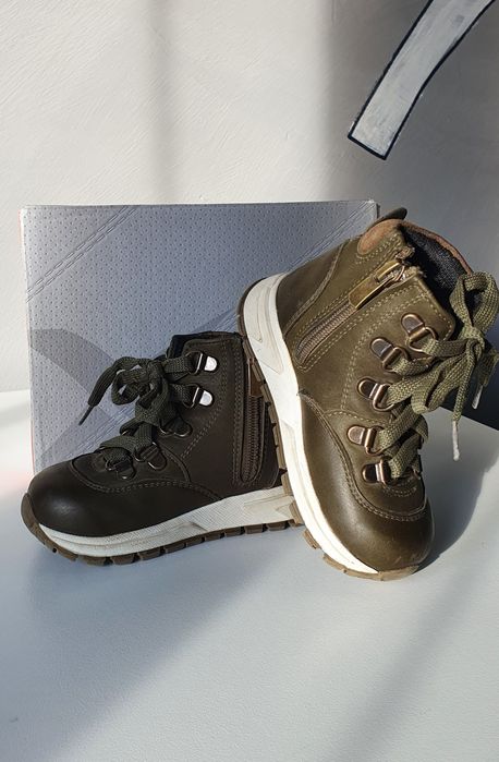 Ботинки для мальчика в отличном состоянии, 23 размер, 13.5см