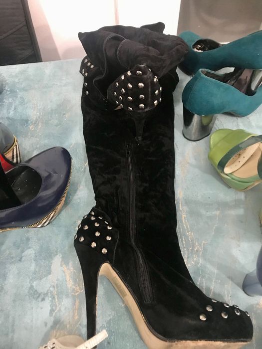 Cizme scurte, lungi, urgent