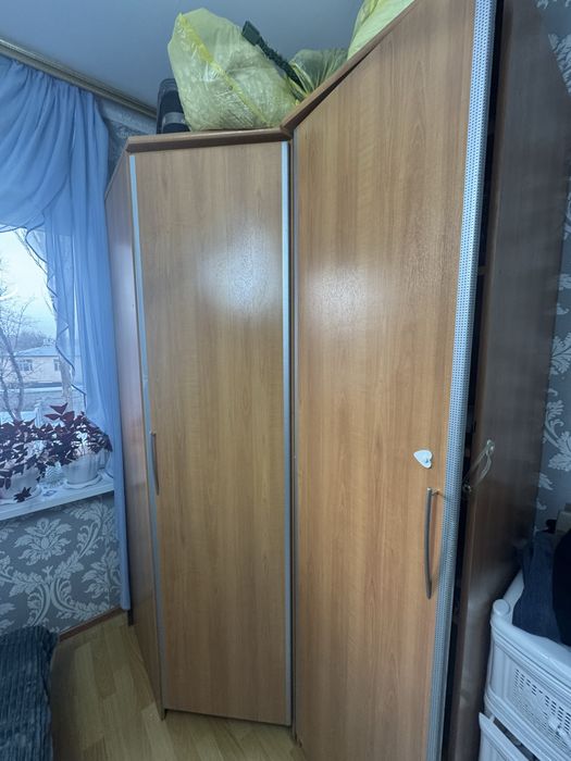 Продам шкаф угловой