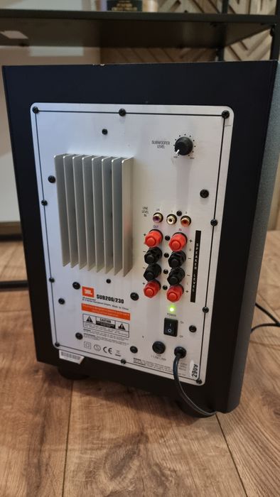 Активен субуфер JBL sub 200/230 и сателити