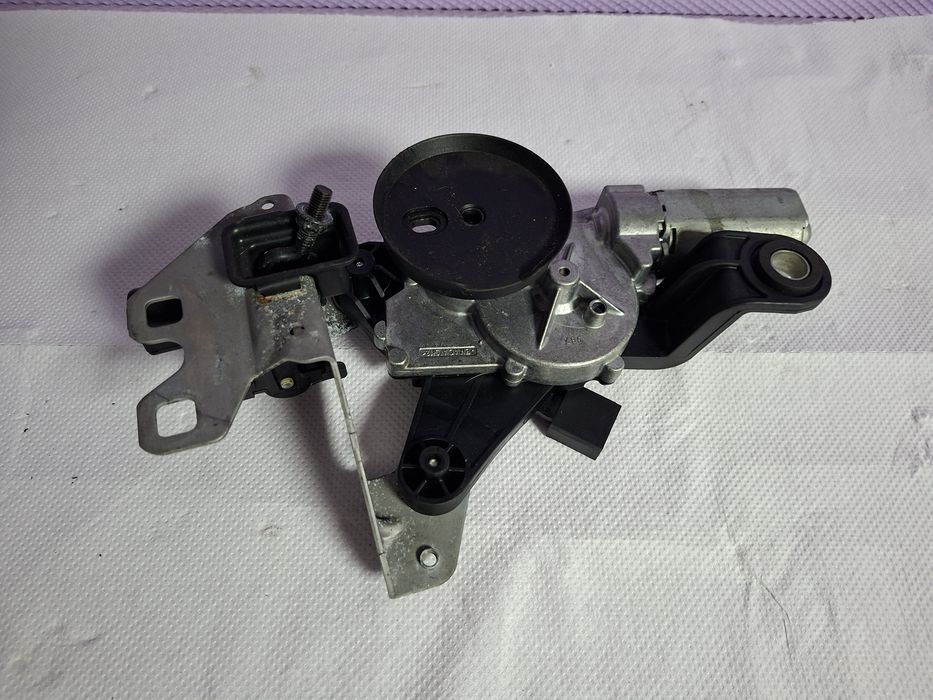 Motoras stergător luneta BMW F11 F31 Cod 7311415