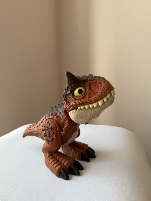 Динозавр игрушка