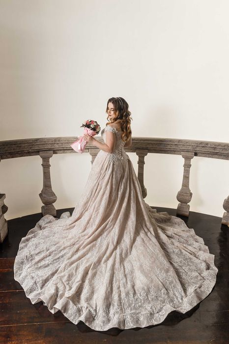 Свадебное платье ПРИВОЗНОЕ