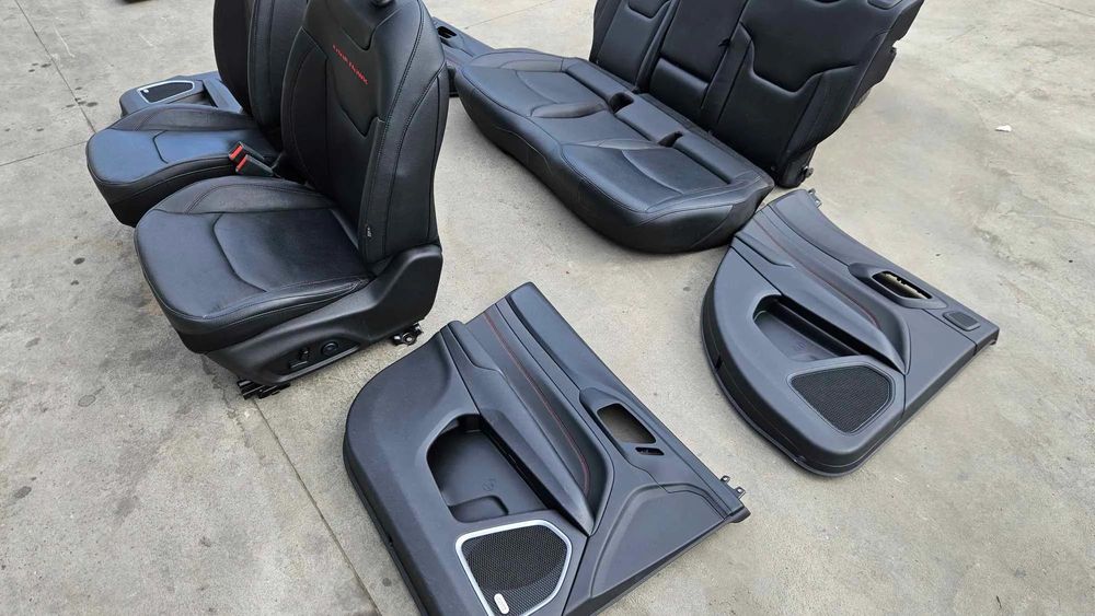 Interior trailhawk full electric jeep compass 2 facelift dupa 2020