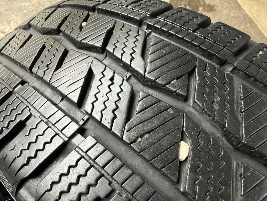 2x Anvelope Iarna 215/60 R17C - Hankook Winter I Cept LV