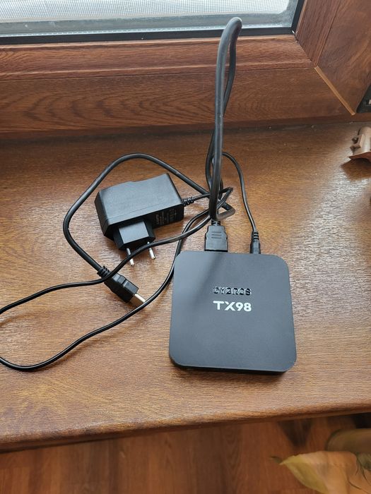 Продам тв-бокс 16гб.