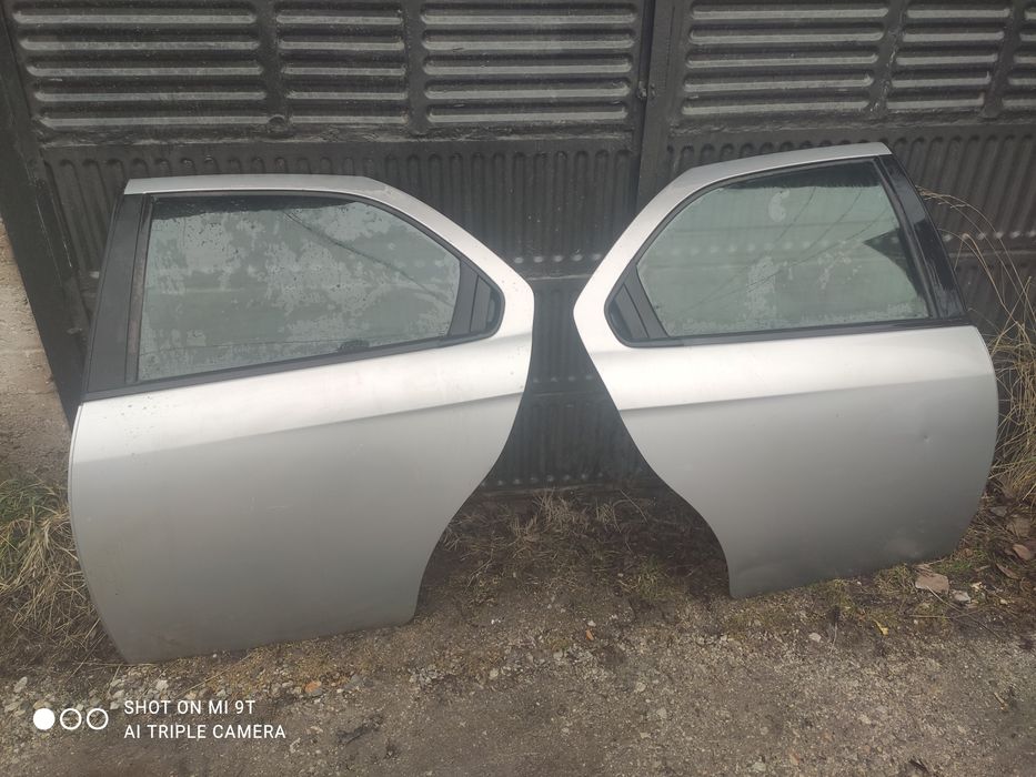 Задни врати оборудвани за alfa 156, лява и дясна