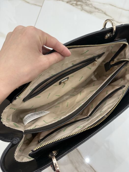 Дамска чанта Guess