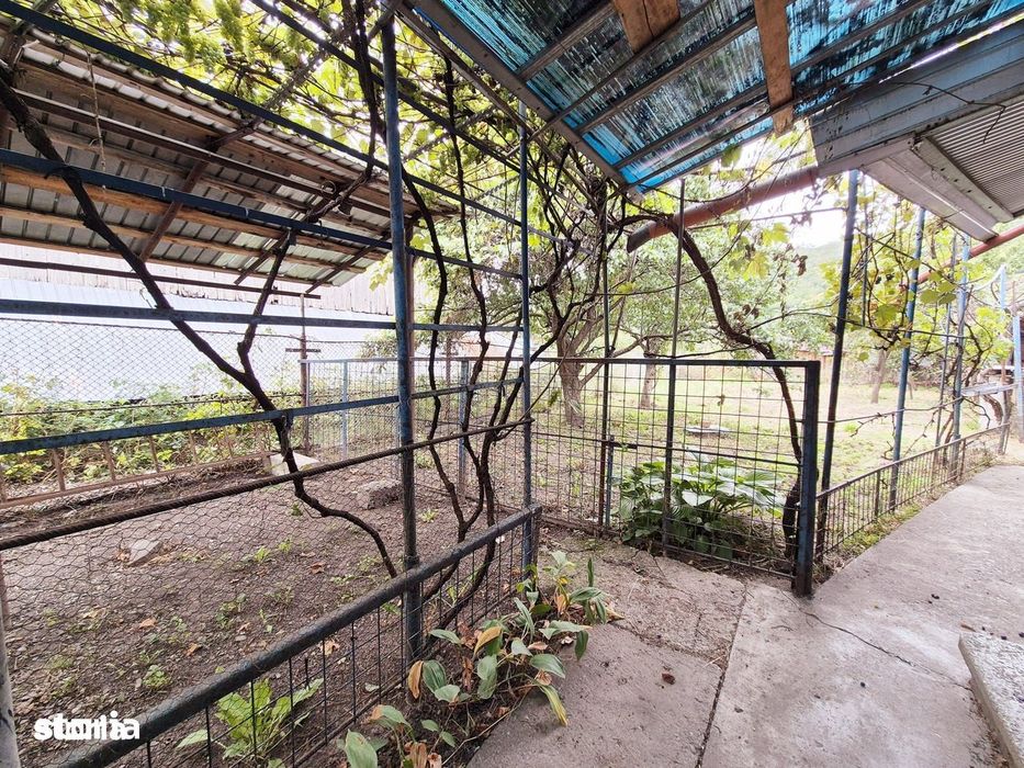 Casa și teren generos de 1100 mp, Piatra-Neamt