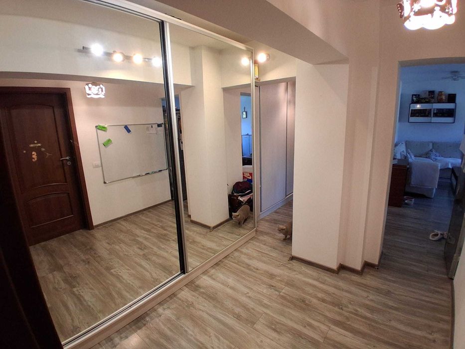 Apartament 3 camere,2 bai, et 3din 4  ,Pacurari