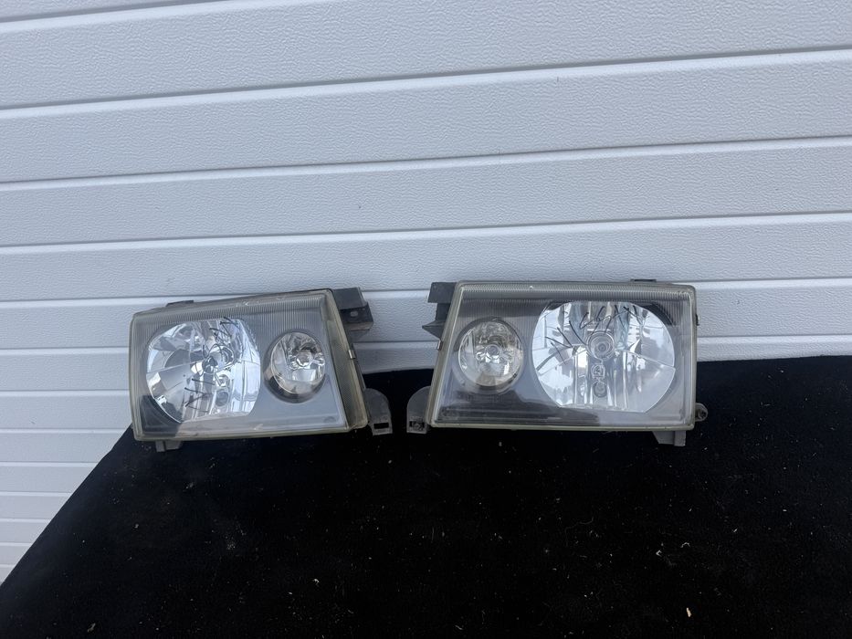 Far stanga far dreapta faruri Nissan Terano 2