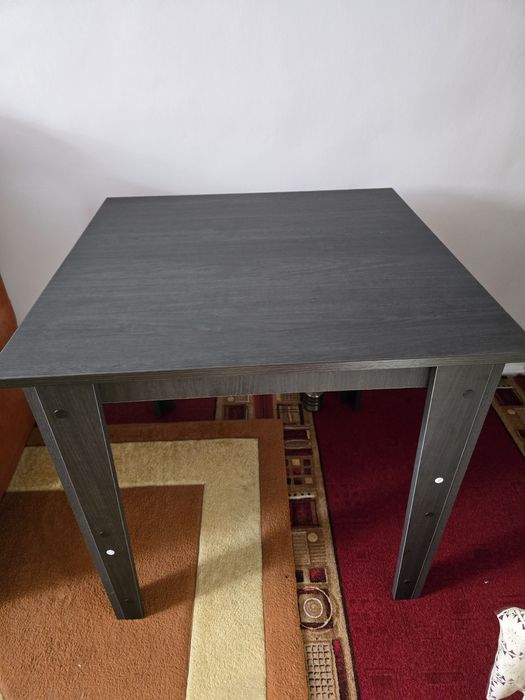 Masă pătrată bucătărie