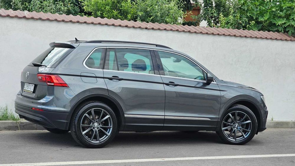 VW Tiguan HighLine 03.2019 2.0TDI 150cp DSG Keyless Distronic LINE Alkantara / TOP