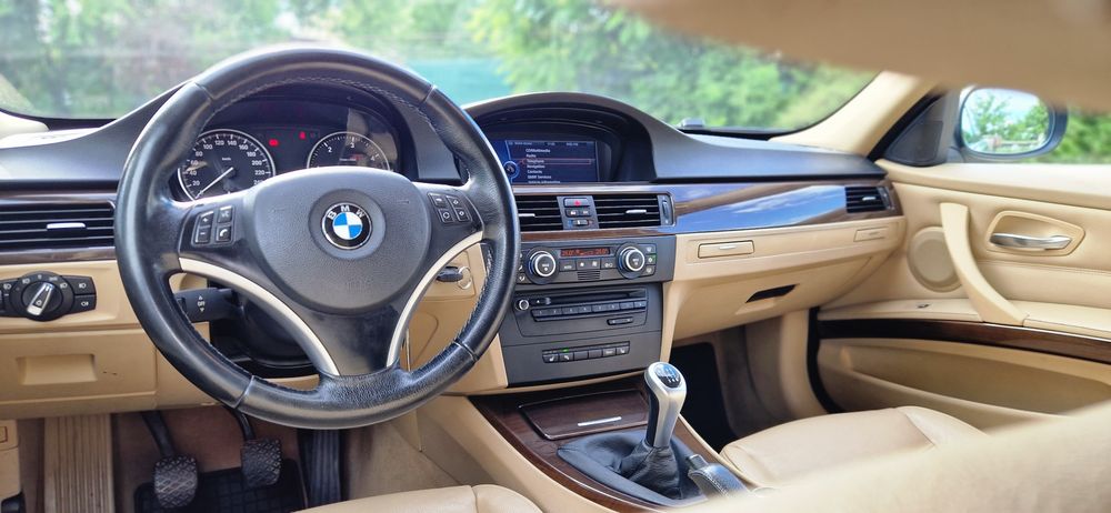 BMW 3 Series 2009
