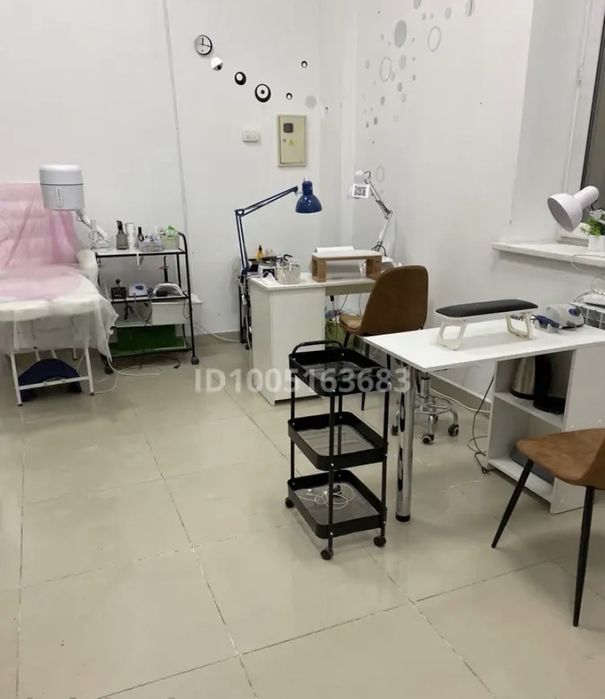 Сдам место для мастера маникюра и педикюра