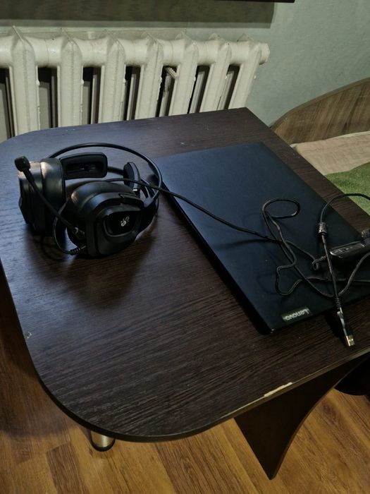 Ноутбук Lenovo..