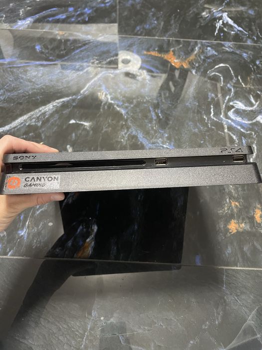 Playstation 4slim