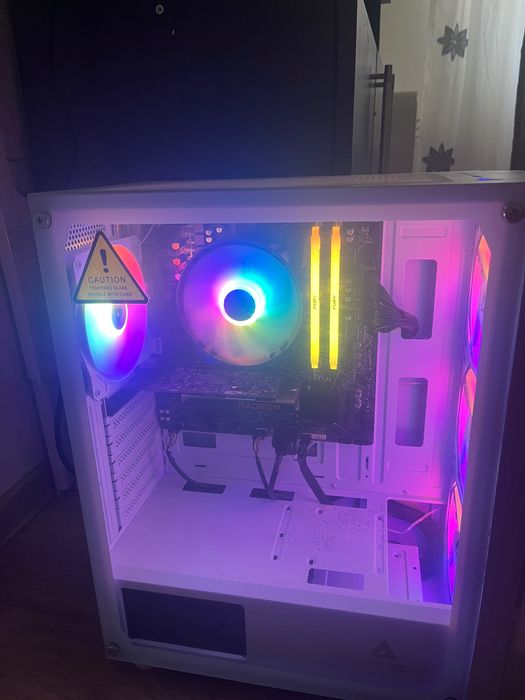 Vând pc gaming 2000 negociabil