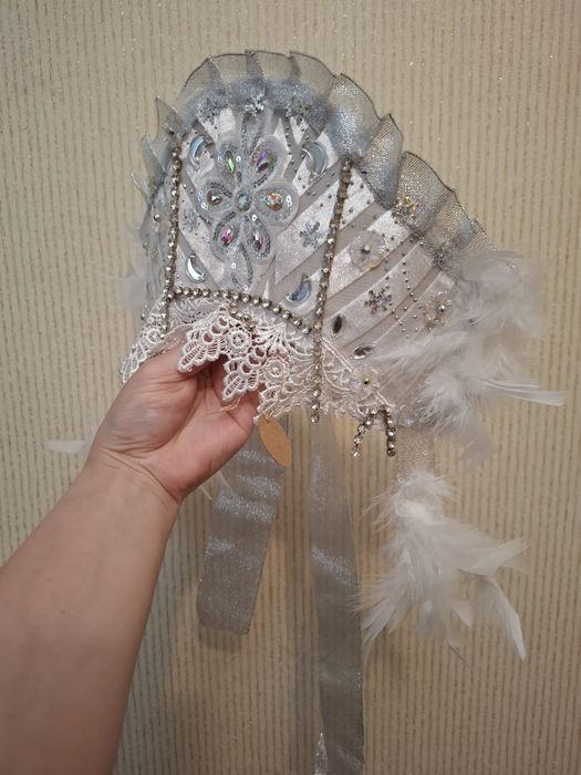 Кокошник ручной работы