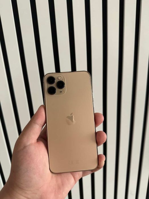 Продам айфое 11 про