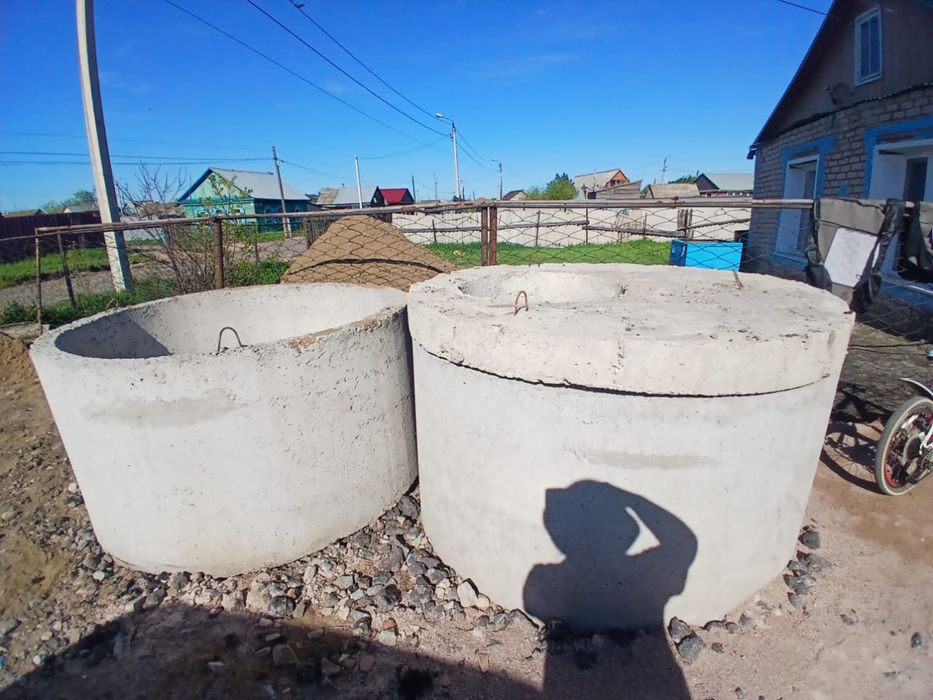 Продам срочно два еольца битона для септика есть крышки