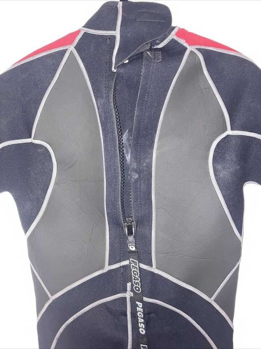 Неопренови костюми детски и мъжки