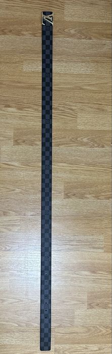 Vand curea Louis Vuitton