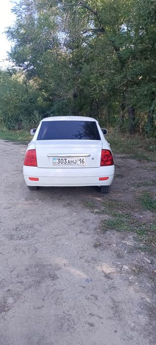 Приора седан 2012 года