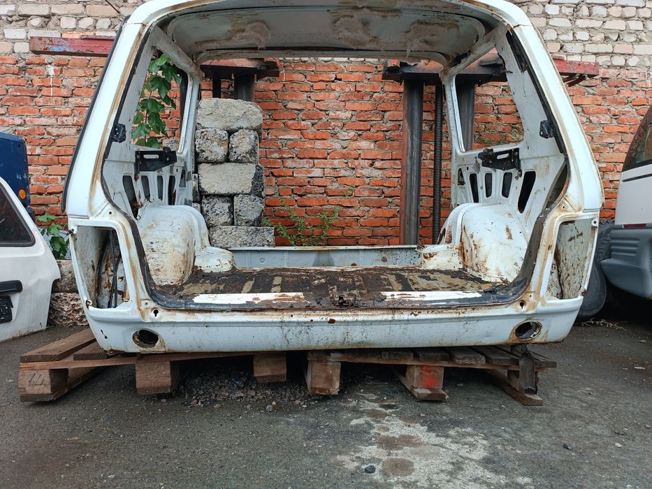 Нива заднее крыло, дверь