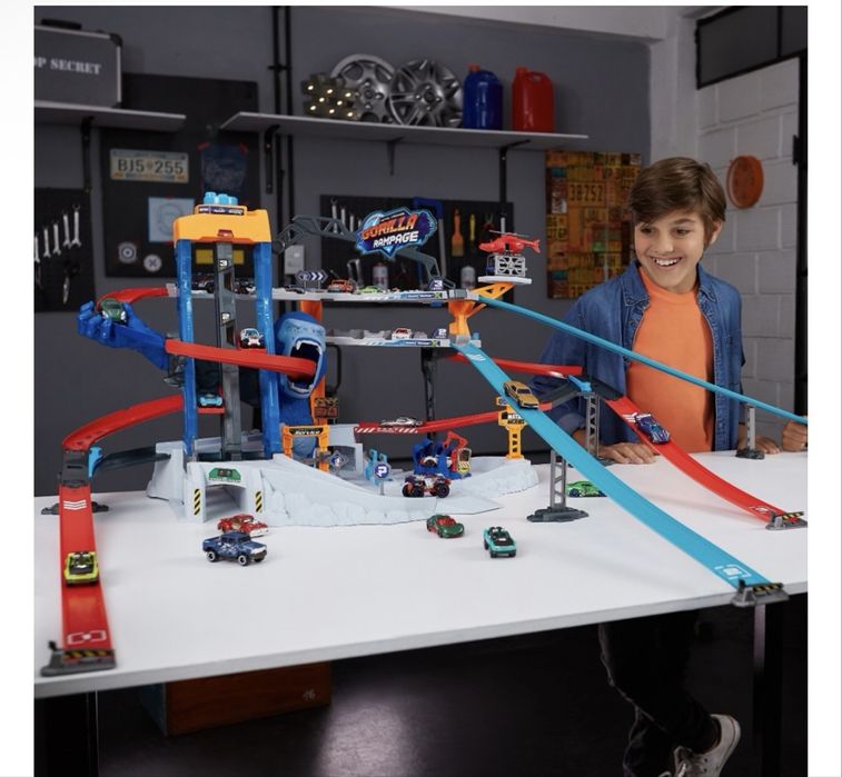 Большой трек ZURU атака гориллы