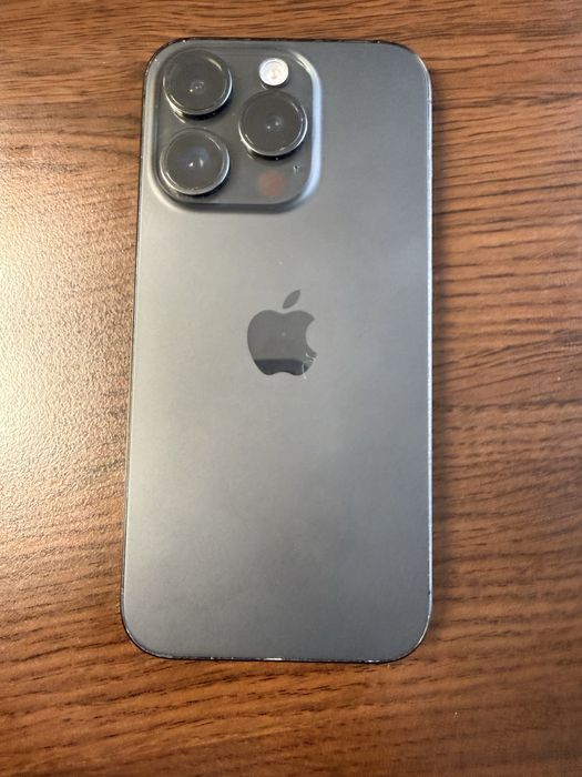 iPhone 15 Pro Black с  батерия 100%