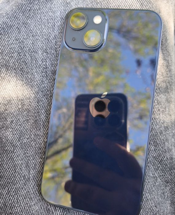 Продам айфон 13.