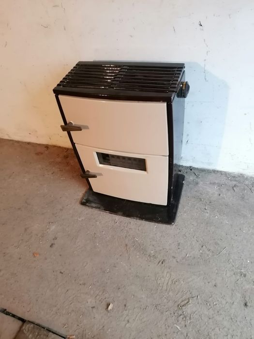 Vând soba din fonta